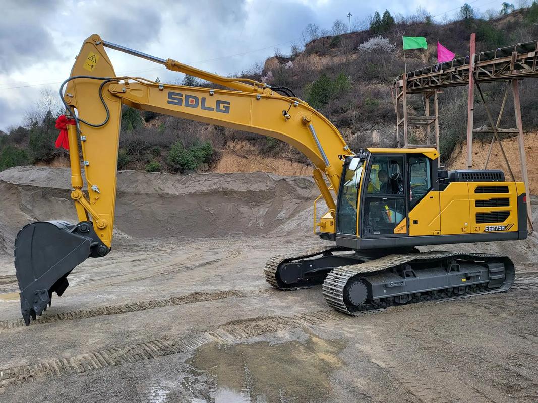 山東臨工恭祝貴公司生意興隆財源廣進，以專業挖機油缸助力工程機械發展